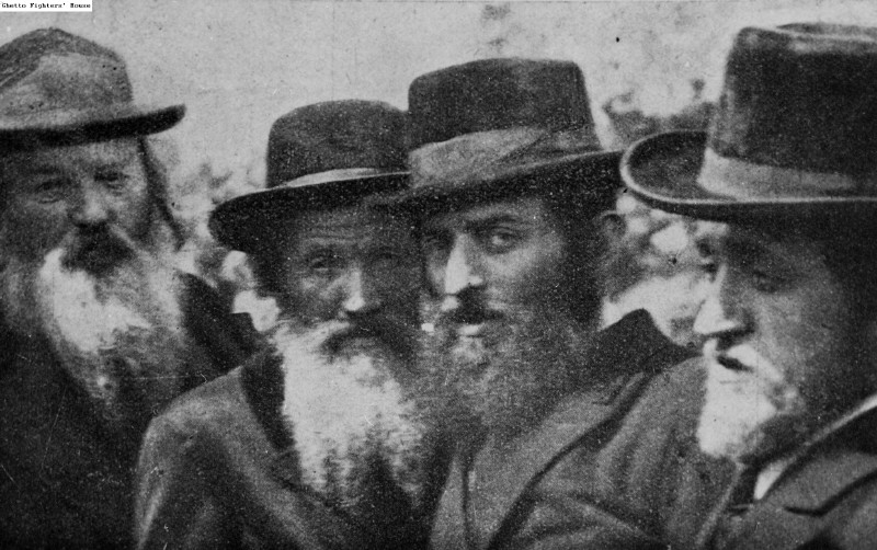 הרבנים מצ'ורטקוב ומסטרי שבפולין צולם בשנת 1924.jpg