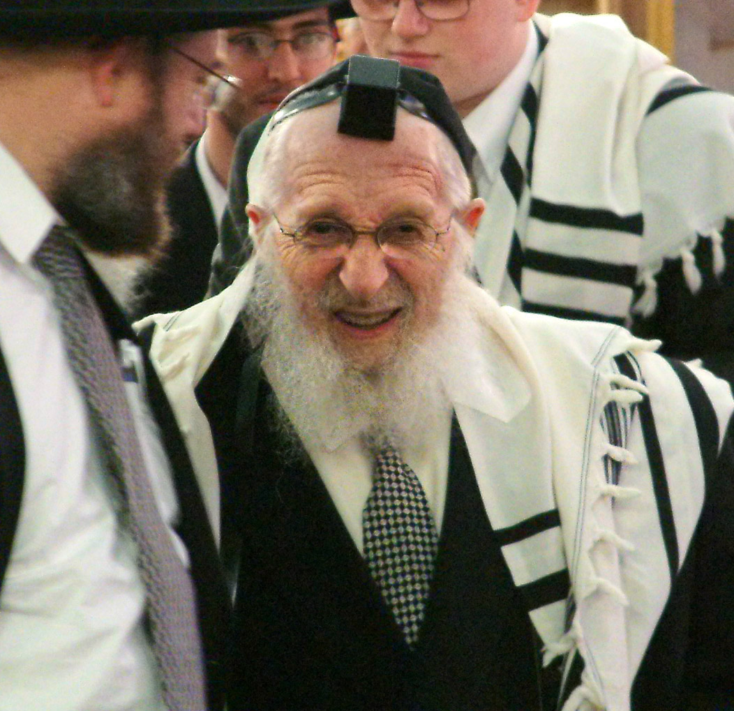 Rabbi_Scheinberg_at_a_Bris_Mila_edit.jpg