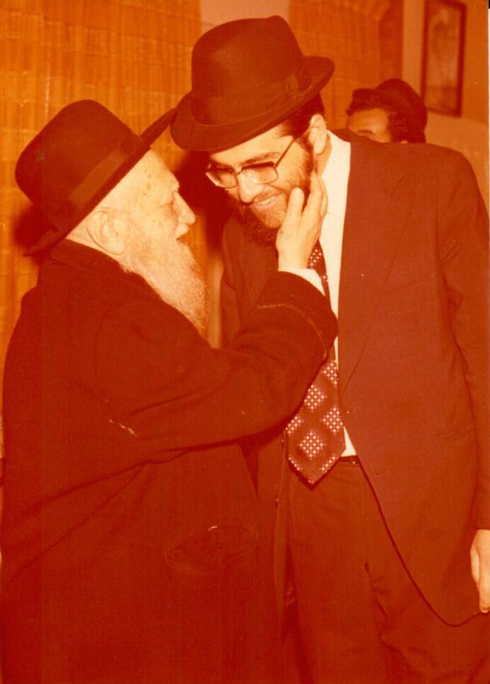 תמונה של הקדוש יוסף דב ויסמן עם מו''ר הגר''י ניימן זצ''ל - ר''י אור ישראל לצעירים.jpg