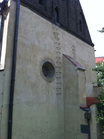 448px-Old_New_Synagogue_Rear.jpg